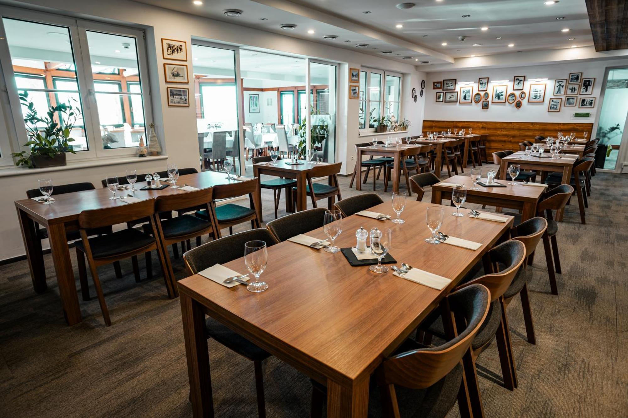 Sport Hotel *** 도노발리 외부 사진