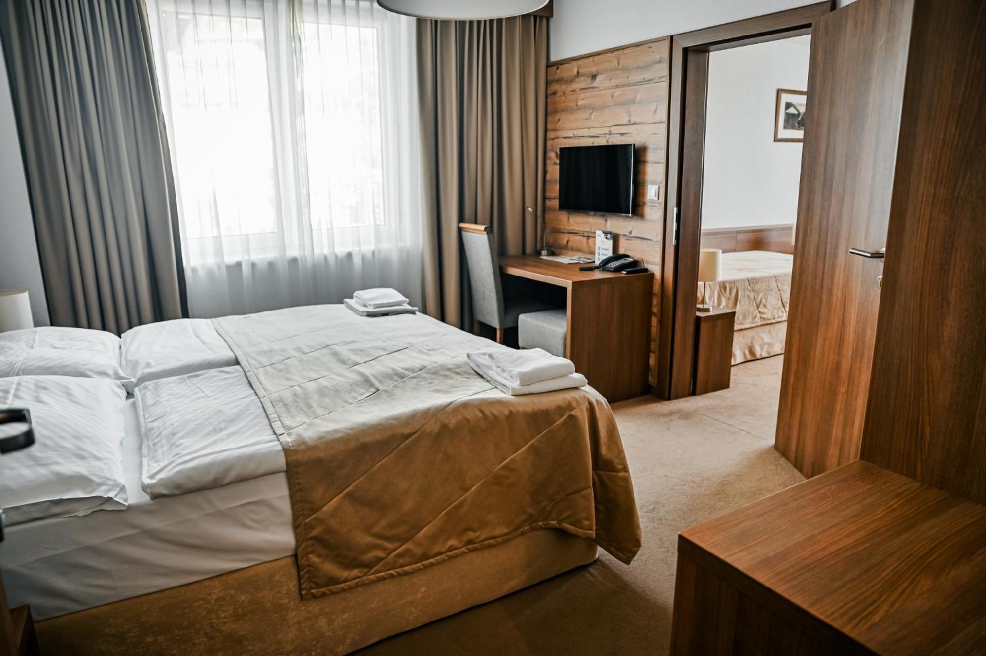 Sport Hotel *** 도노발리 외부 사진