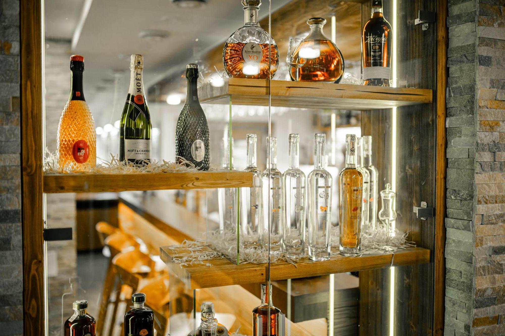 Sport Hotel *** 도노발리 외부 사진