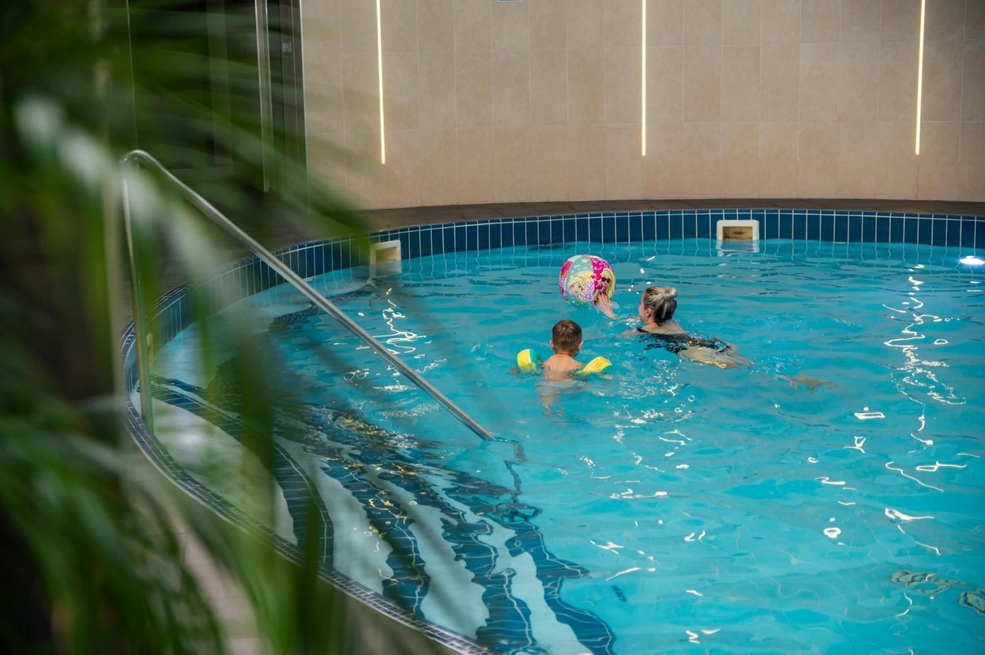 Sport Hotel *** 도노발리 외부 사진