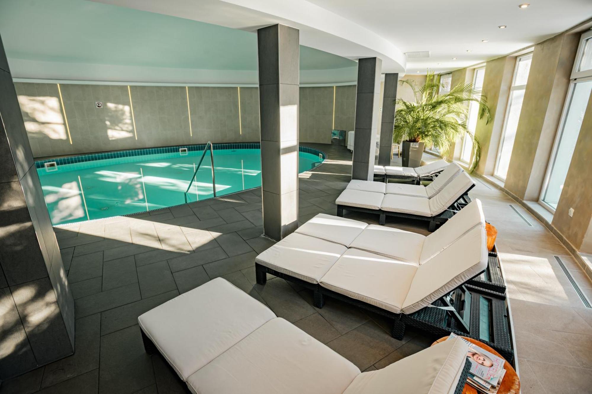 Sport Hotel *** 도노발리 외부 사진