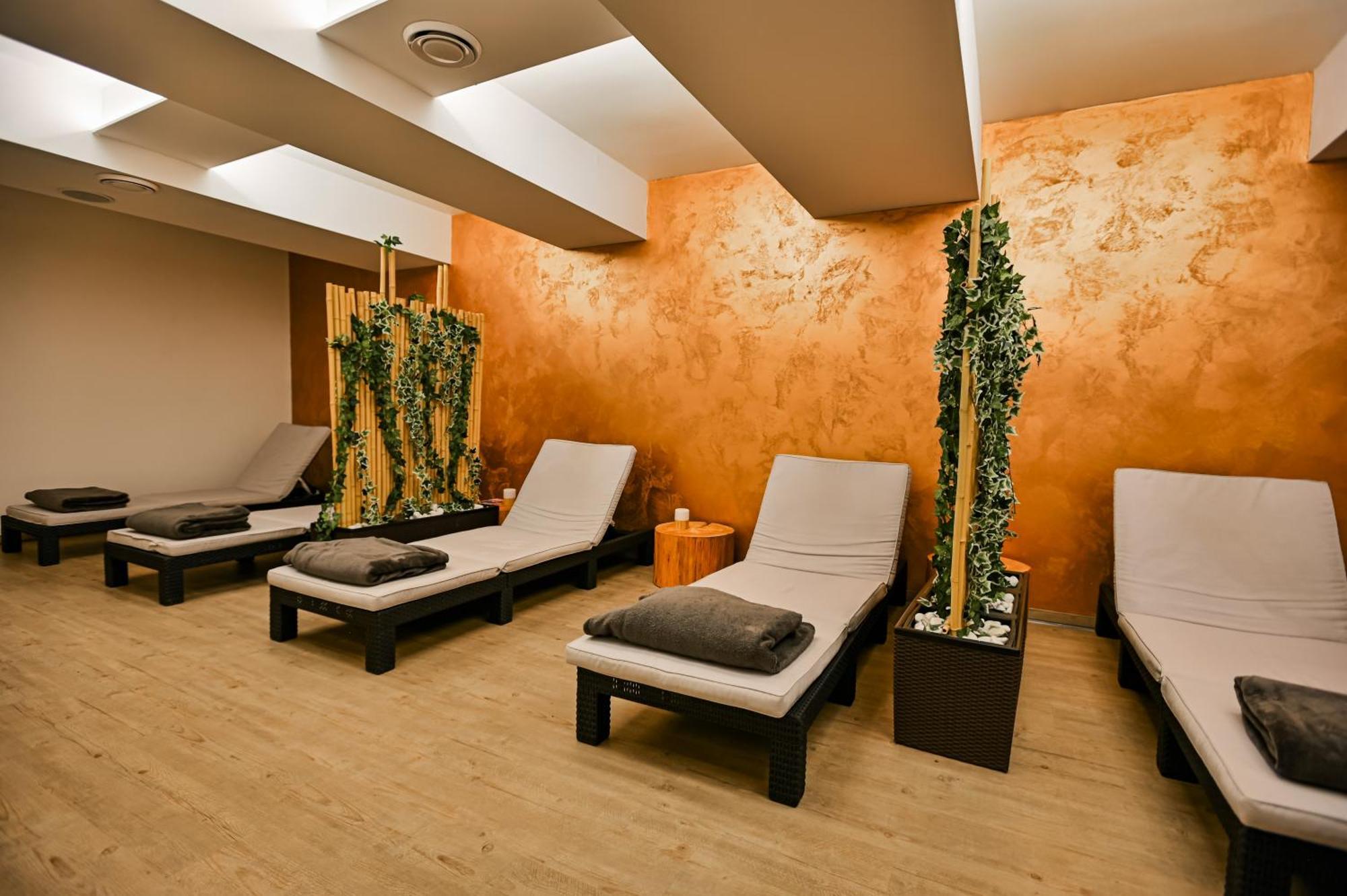 Sport Hotel *** 도노발리 외부 사진