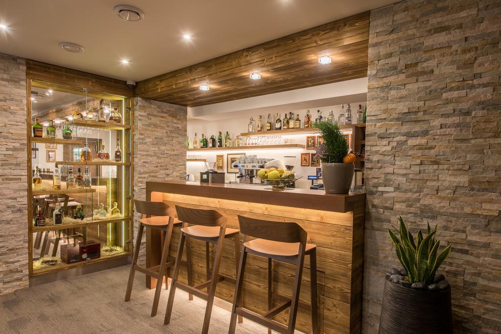 Sport Hotel *** 도노발리 외부 사진